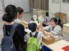 子供たちと下水道の安全実験を行っています