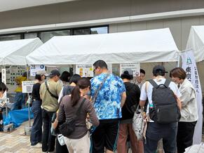 多くの皆様にお越し頂いている様子
